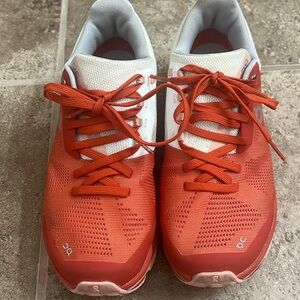 Women’s size 8 cloudsurfer